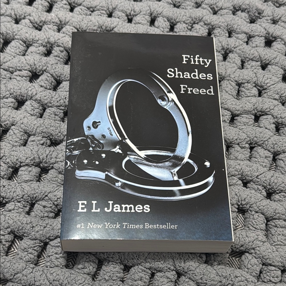 Fifty Shades Trilogy Box Set - All 3 Books Included by E L James - Picture 9 of 10